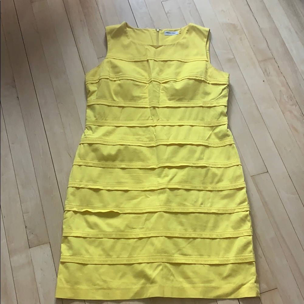 Yellow Shift Dress ☀️